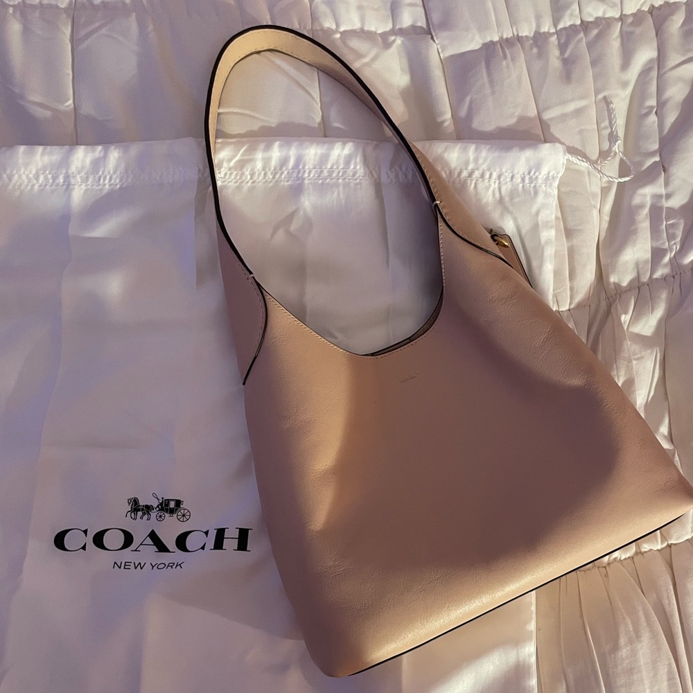 Coach Brooklyn 28 in cream